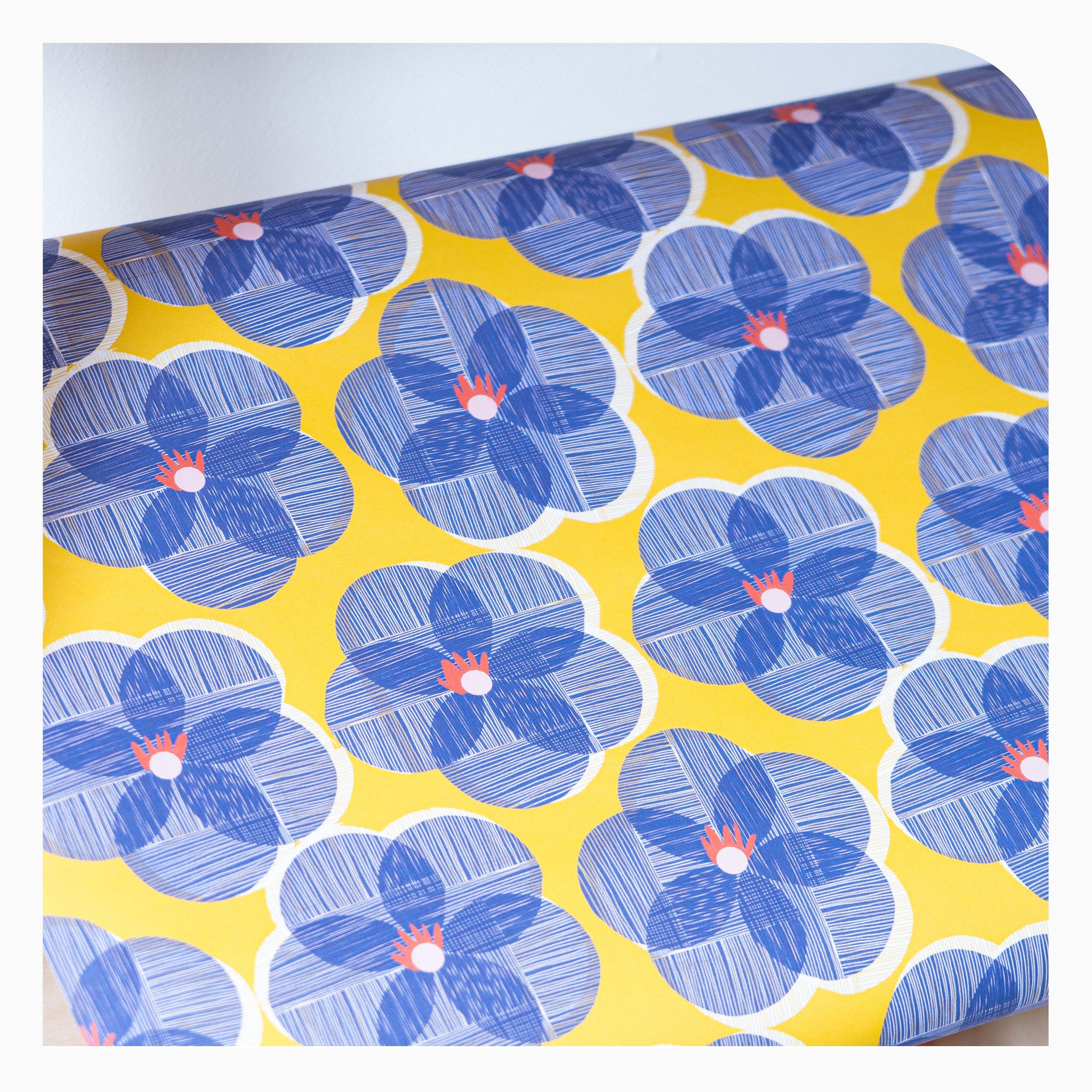 UStudio 'Pansy' Giftwrap