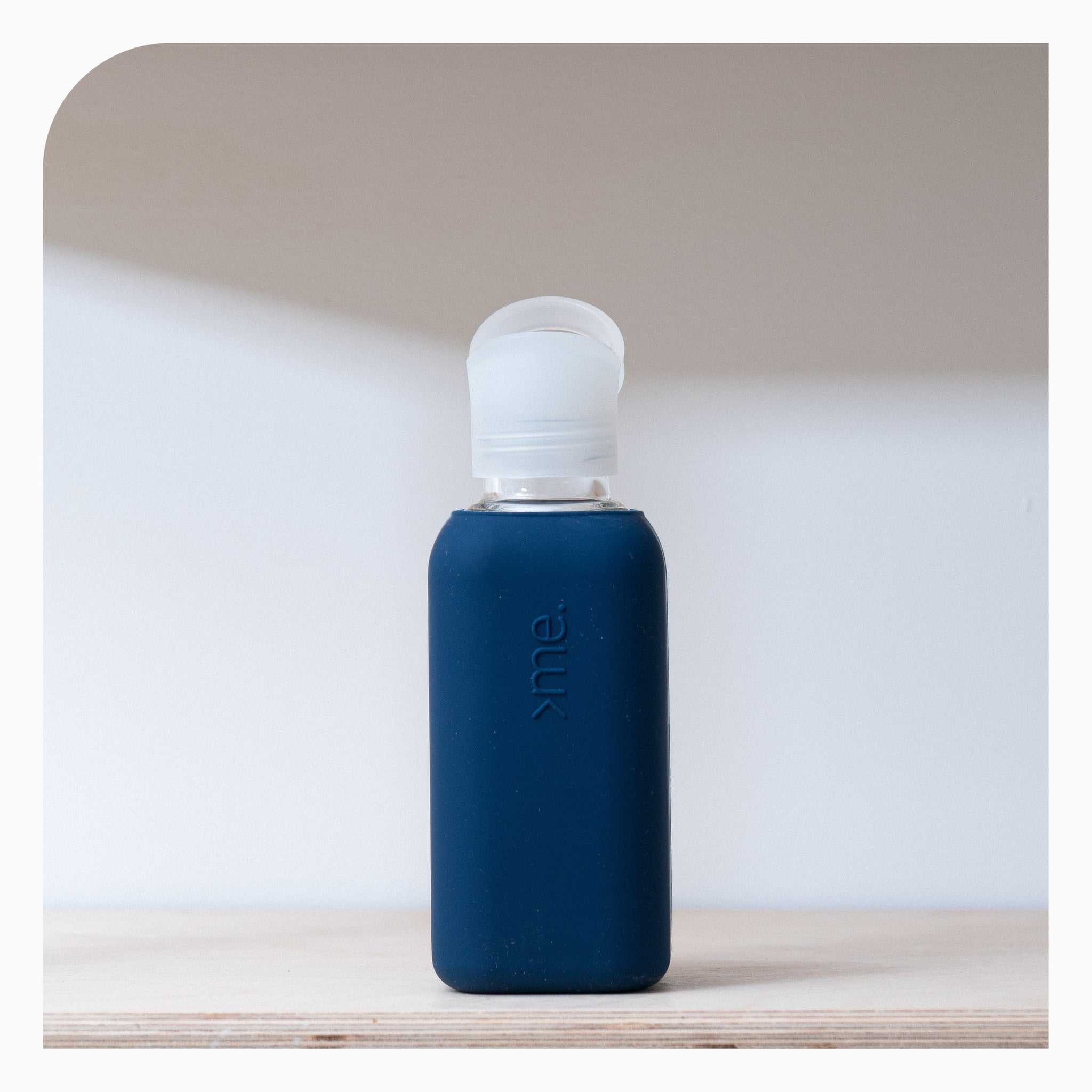 Squire Me Glass and Silicone Drinks Bottle - Navy