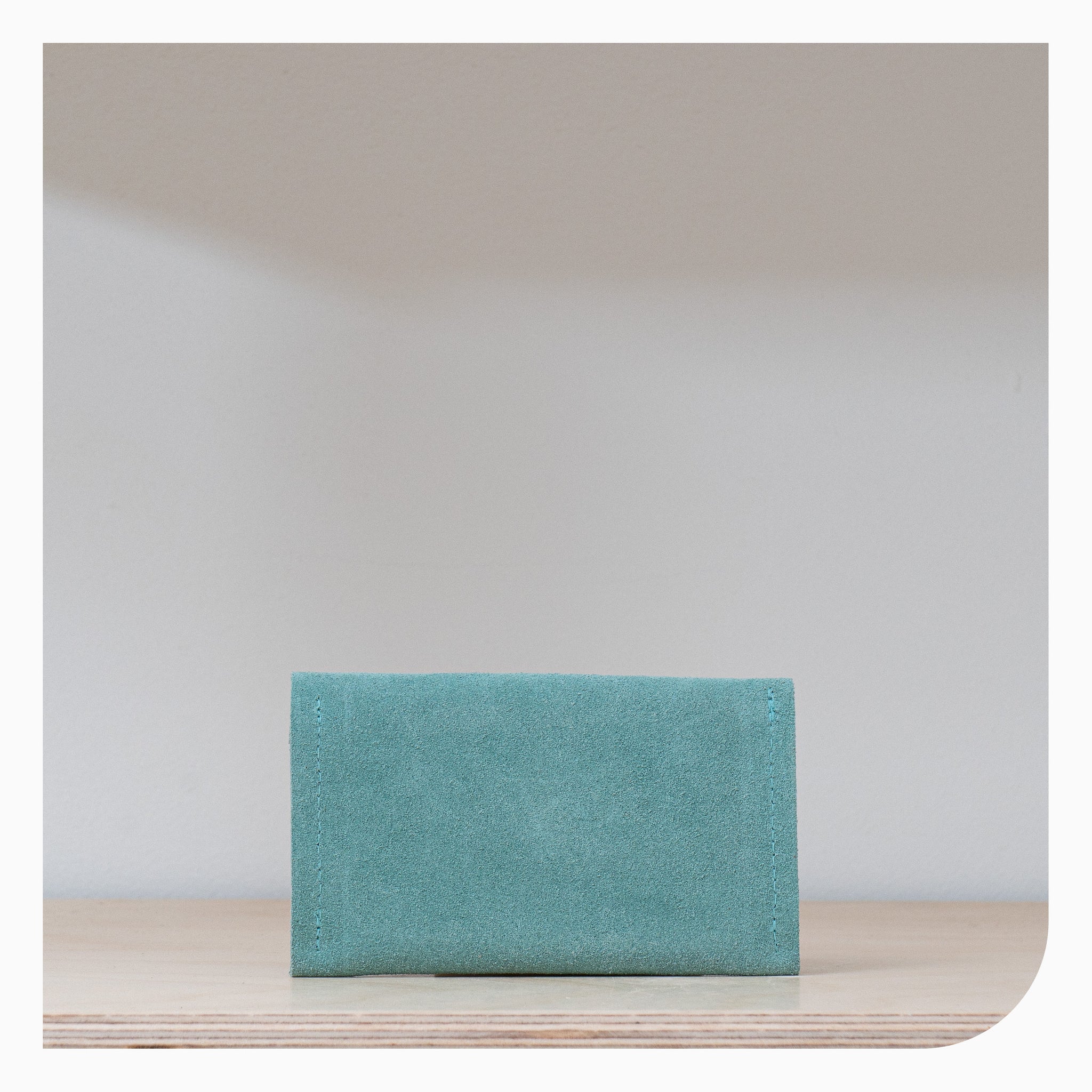 Studio Lowen Suede Card Holder - Mint